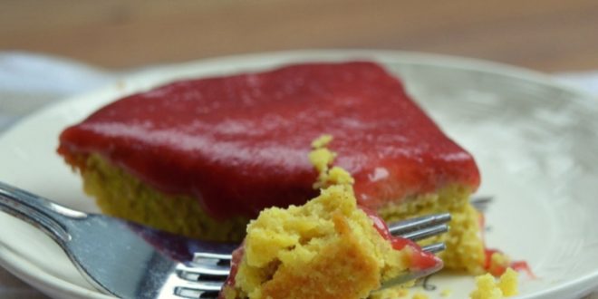 Fine Crisp Cakes {with berry compote}